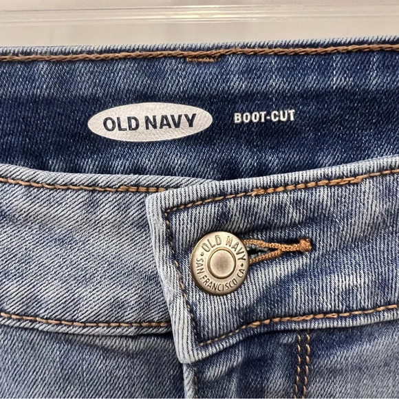 Old Navy Womens Light Blue Wash Bootcut 5 Pocket Style Jeans size 12 - Picture 5 of 9
